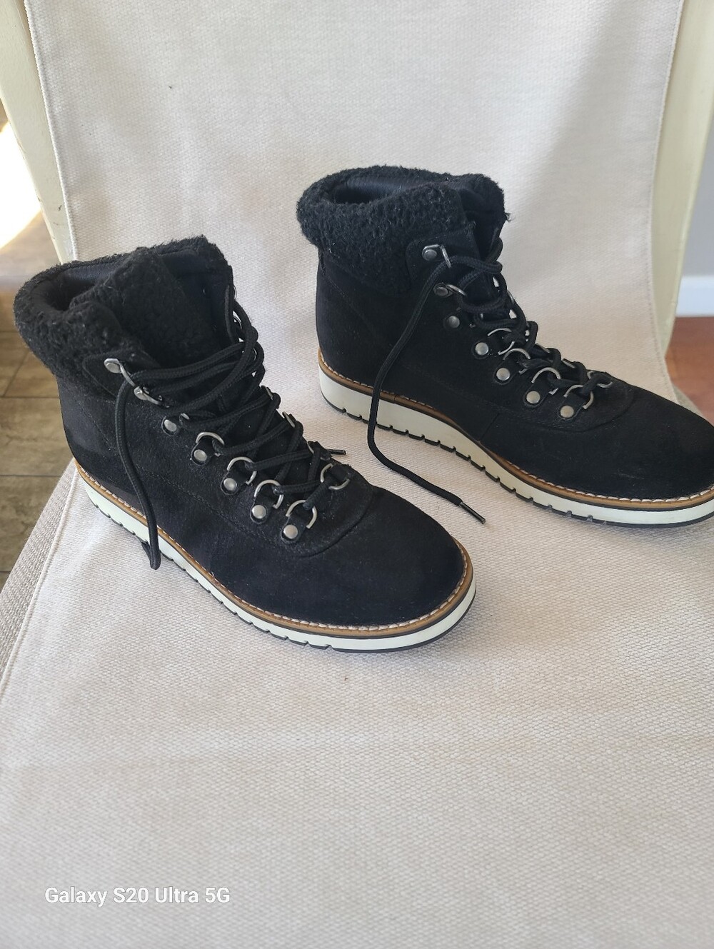 Women's Black Faux Suede Lace-Up Ankle Boots with Faux Fur Collar